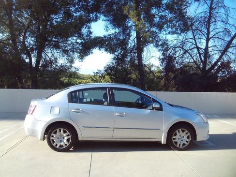 Used 2010 Nissan Sentra 2.0 S image 10