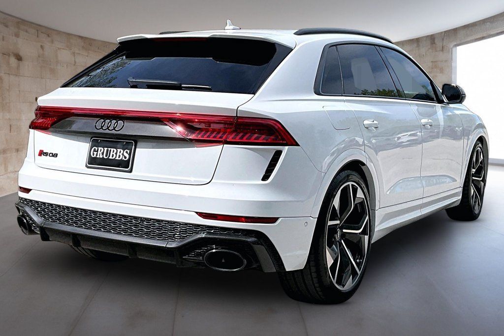 Used 2023 Audi RS Q8 AWD/4WD image 2