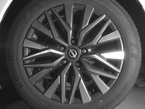 Used 2025 Nissan Altima 2.5 SV image 14