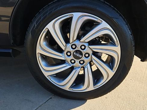 Used 2023 Lincoln Navigator Reserve AWD/4WD image 9