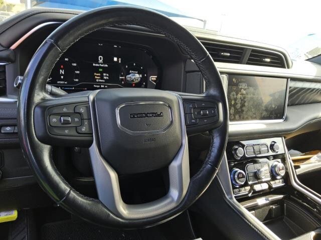 Used 2022 GMC Yukon XL Denali AWD/4WD image 7