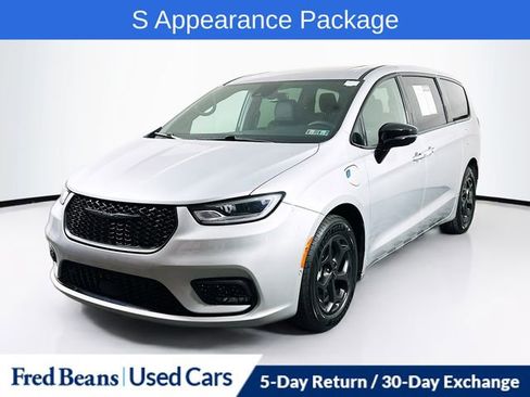 Used 2023 Chrysler Pacifica Limited w/ S Appearance Package FWD image 3
