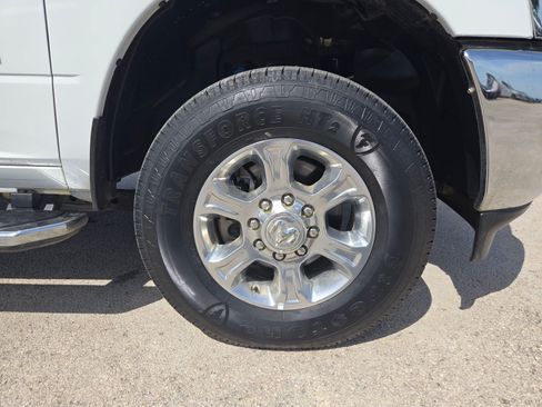 Used 2024 RAM 2500 Big Horn w/ Off Road Package AWD/4WD image 27