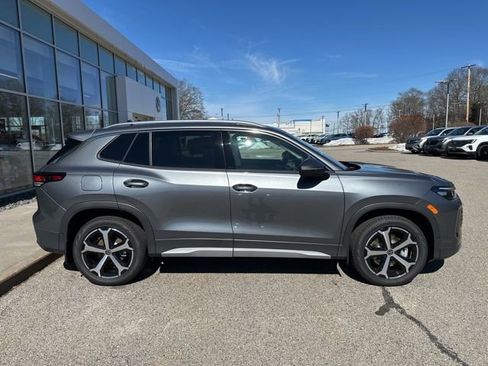 New 2026 Volkswagen Tiguan SE image 8