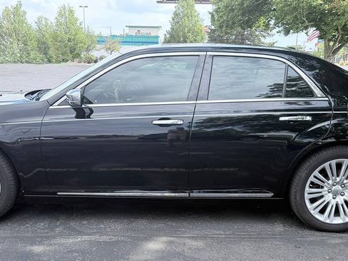 Used 2012 Chrysler 300 Limited w/ Luxury Group RWD image 5