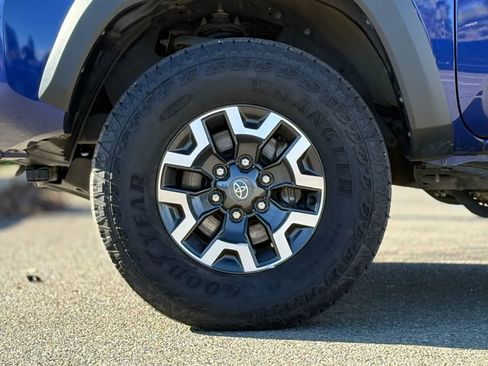 Used 2022 Toyota Tacoma TRD Off-Road w/ Technology Package image 28