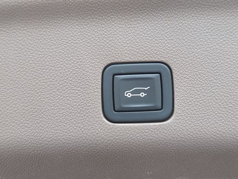 Used 2021 GMC Yukon Denali image 32