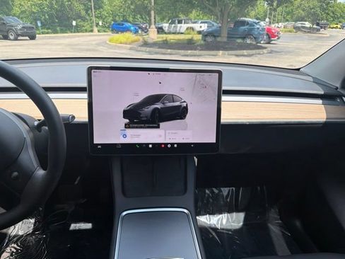 Used 2023 Tesla Model Y Long Range AWD/4WD image 14