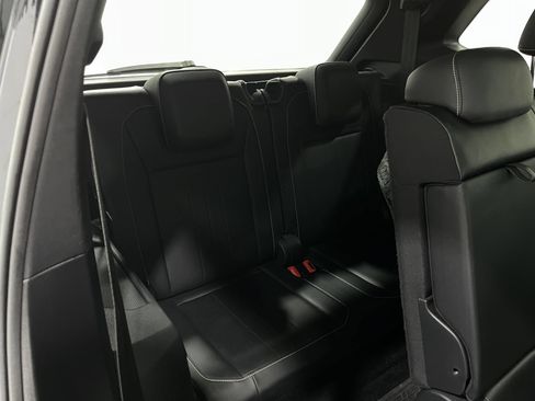 Used 2022 Volkswagen Tiguan SE R-Line FWD image 32