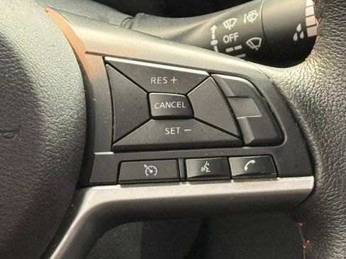 Used 2020 Nissan Kicks SR w/ Exterior Package FWD image 28