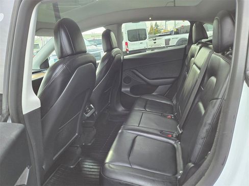 Used 2023 Tesla Model Y Performance image 10