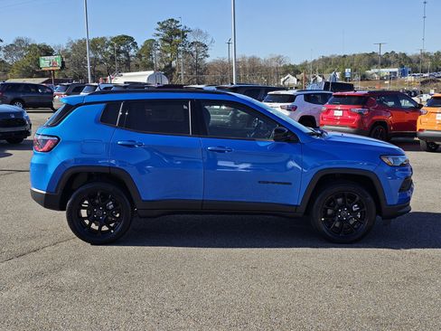 New 2026 Jeep Compass Latitude image 7