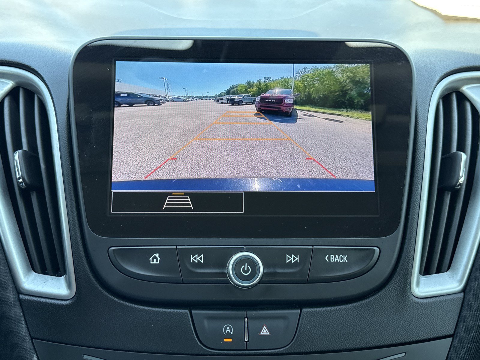 Used 2025 Chevrolet Malibu LT FWD image 22