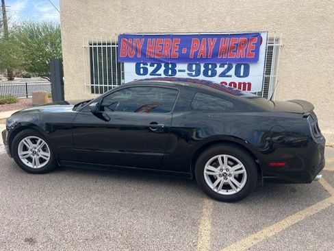 Used 2013 Ford Mustang Coupe RWD image 1