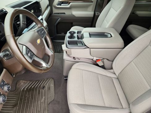 Used 2025 Chevrolet Silverado 1500 LT AWD/4WD image 13