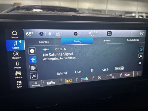 Used 2024 Jeep Wrangler Unlimited Rubicon 4xe image 18