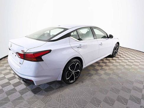 Certified 2025 Nissan Altima 2.5 SR AWD/4WD image 4
