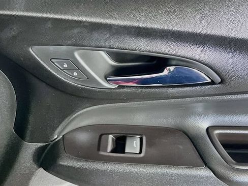 Used 2018 Chevrolet Equinox LT FWD image 32