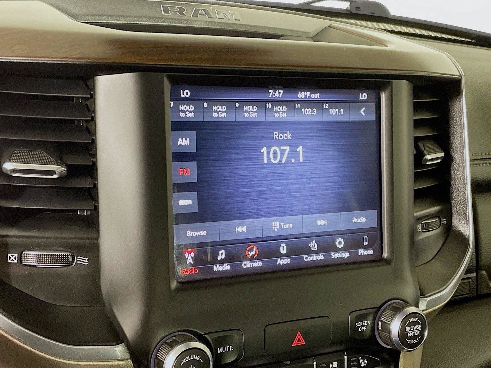 Used 2021 RAM 1500 Laramie AWD/4WD image 14