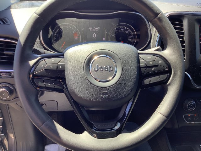 Used 2020 Jeep Cherokee Latitude Plus FWD image 11