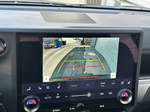 Used 2025 Lexus GX 550 w/ Accessory Package (31) AWD/4WD image 24