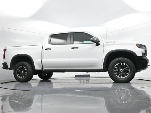 Used 2023 Chevrolet Silverado 1500 ZR2 w/ Technology Package AWD/4WD image 45