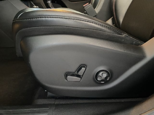 Used 2019 Jeep Cherokee Trailhawk w/ Cold Weather Group AWD/4WD image 22