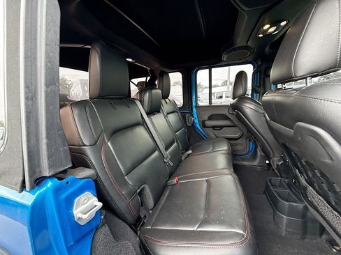 Used 2022 Jeep Wrangler Unlimited Rubicon w/ Steel Bumper Group image 32