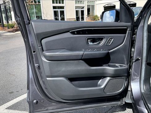 Certified 2025 Honda Pilot EX-L image 49