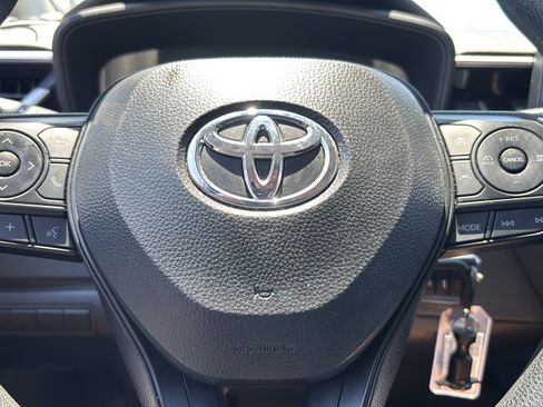 Used 2025 Toyota Corolla LE FWD image 24