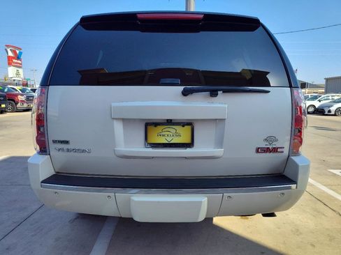 Used 2011 GMC Yukon Denali image 5