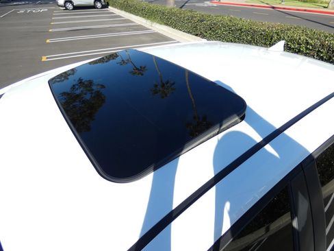 Used 2020 Toyota Corolla XSE image 19