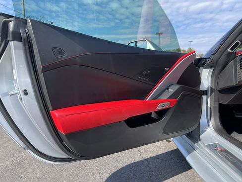 Used 2016 Chevrolet Corvette Z06 w/ 3LZ Preferred Equipment Group image 16