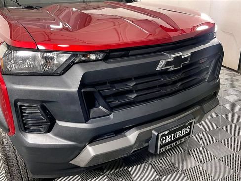 Used 2023 Chevrolet Colorado Trail Boss w/ Technology Package AWD/4WD image 36
