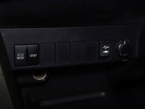 Used 2015 Toyota RAV4 XLE image 20