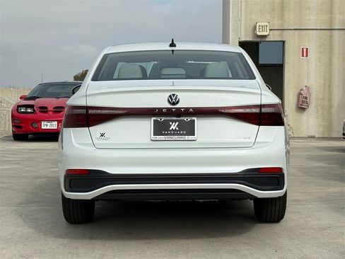 New 2026 Volkswagen Jetta SE image 6
