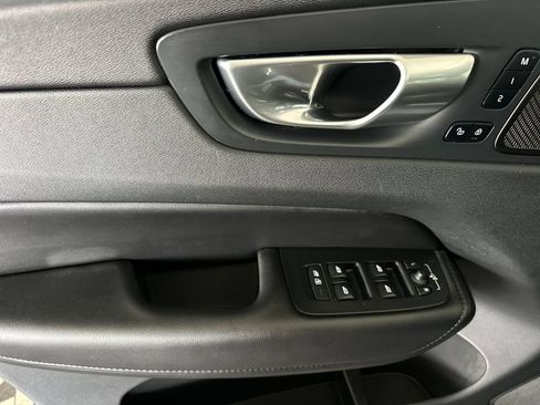 Certified 2023 Volvo XC60 B5 Plus AWD/4WD image 10