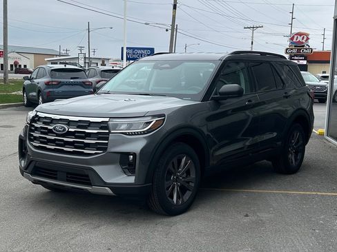 New 2026 Ford Explorer Active w/ Active Comfort Package AWD/4WD image 3
