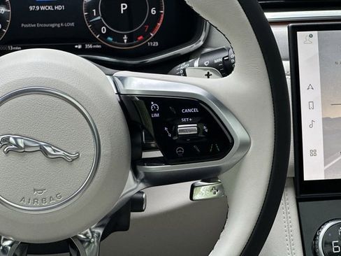 New 2026 Jaguar F-PACE R-Dynamic S image 28