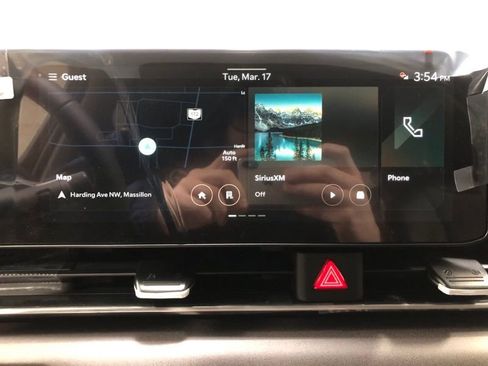New 2026 Kia Carnival EX FWD image 28