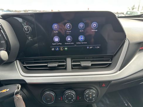 Certified 2024 Chevrolet Trax RS image 23