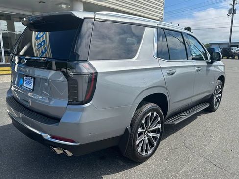 Used 2025 Chevrolet Tahoe High Country AWD/4WD image 2