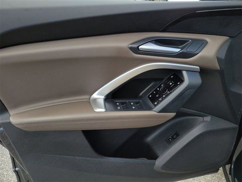 Used 2025 Audi Q5 Premium w/ Convenience Package image 19