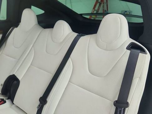 Used 2022 Tesla Model X image 29