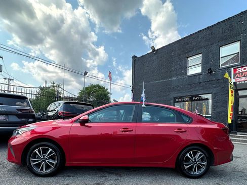 Used 2024 Kia Forte LXS FWD image 4