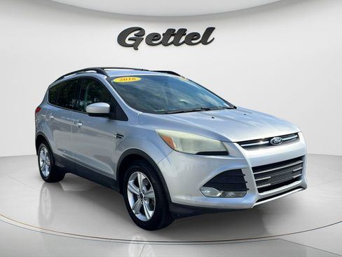 Used 2016 Ford Escape SE w/ Equipment Group 201A FWD image 3