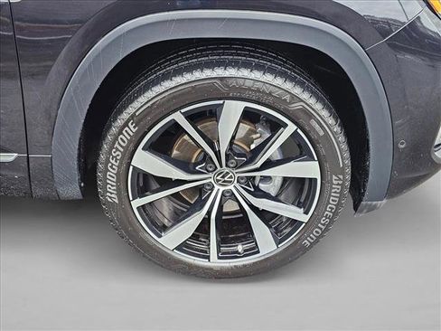 Used 2025 Volkswagen Atlas SEL Premium R-Line image 9