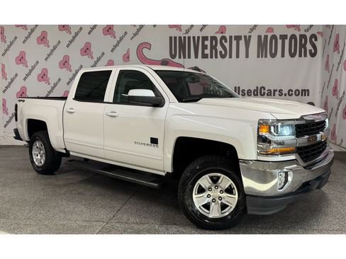 Used 2018 Chevrolet Silverado 1500 LT w/ LT Convenience Package AWD/4WD image 2