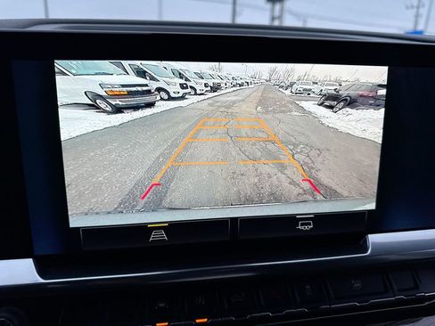 Used 2023 Chevrolet Silverado 1500 LT image 17