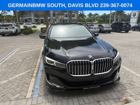 Used 2022 BMW ALPINA B7 xDrive AWD/4WD image 4